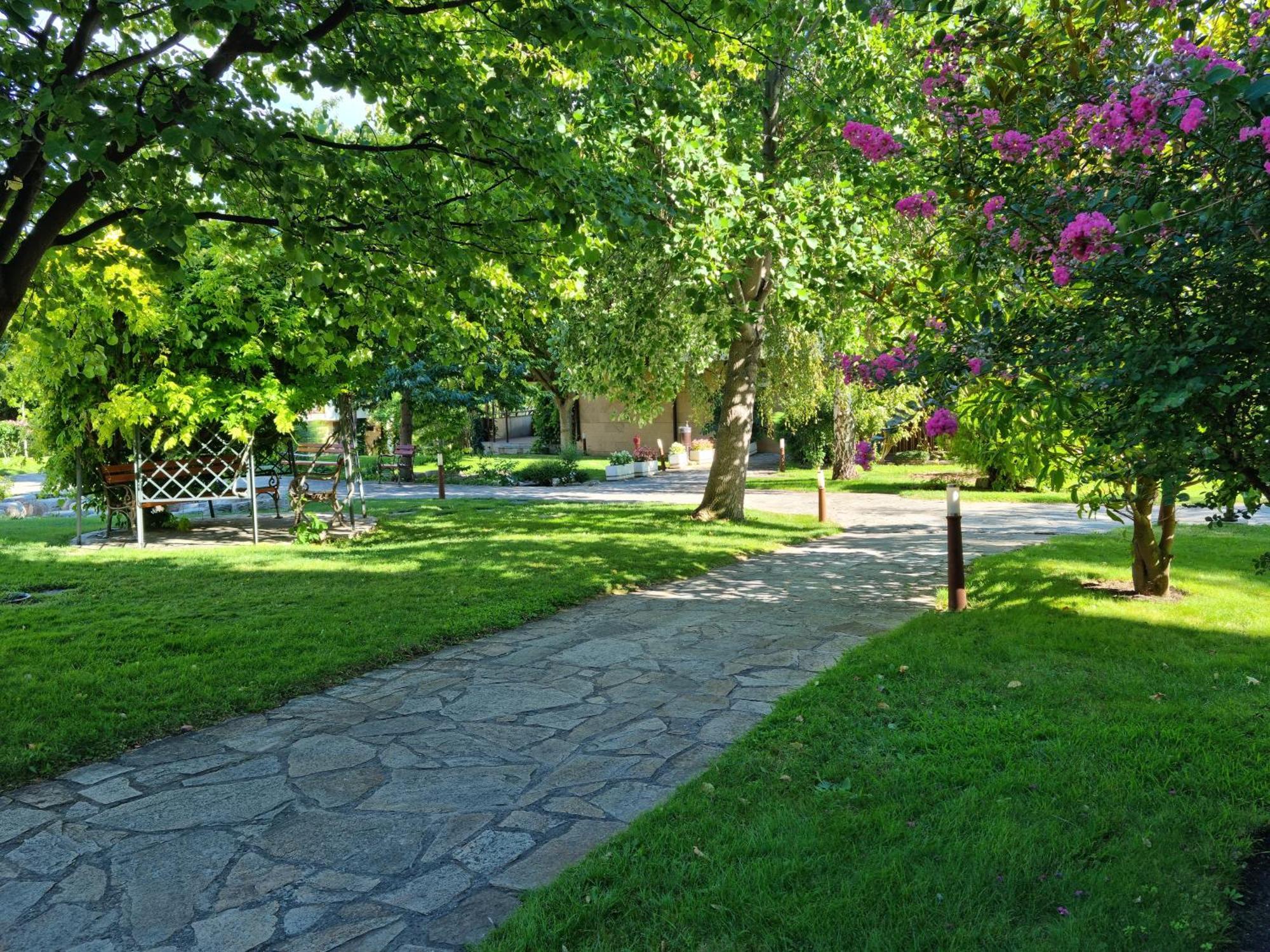 Апартамент Ния, Райска Градина / Garden Of Eden Sveti Vlas Dış mekan fotoğraf