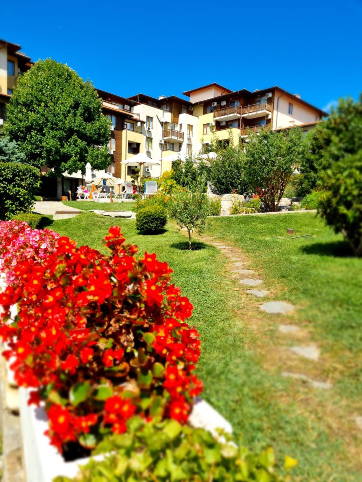 Апартамент Ния, Райска Градина / Garden Of Eden Sveti Vlas Dış mekan fotoğraf